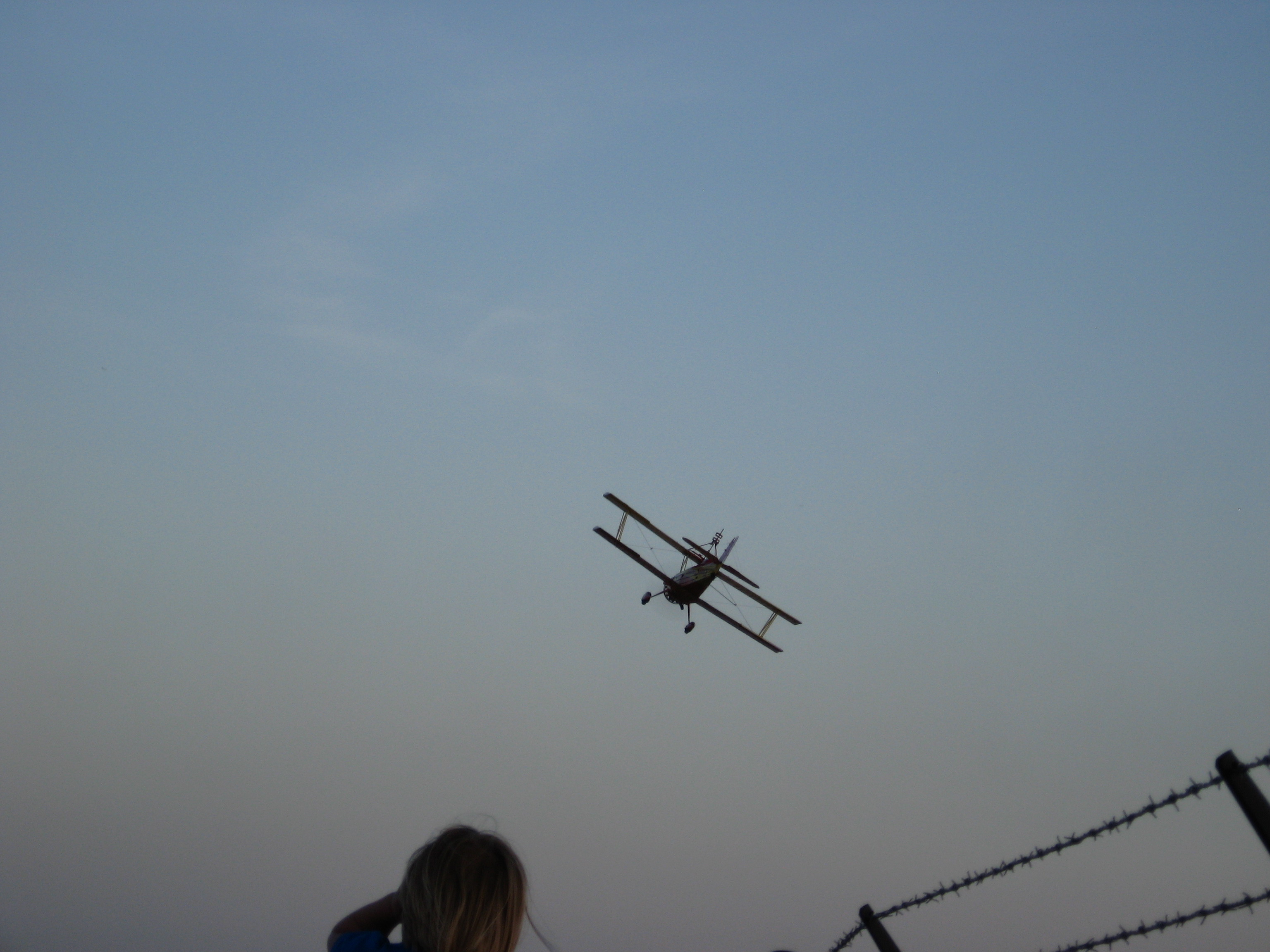 3049x2280 pixels (1,138K)